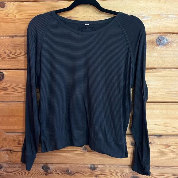 Lululemon Black Gold Long Sleeve Top - Picture 5 of 5